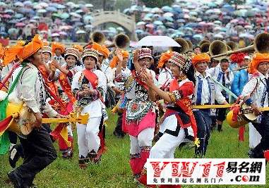 彝族的傳統(tǒng)節(jié)日,彝族風(fēng)俗慣大全